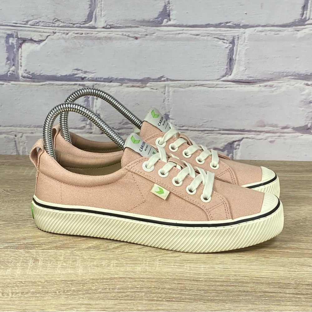 Cariuma OCA Low Pink Canvas Sneakers
